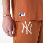 Men’s Short Sleeve T-Shirt New Era LEAGUE ESSNTLS LC OS TEE NEYYAN 60435552 Brown (XL) - Image 5