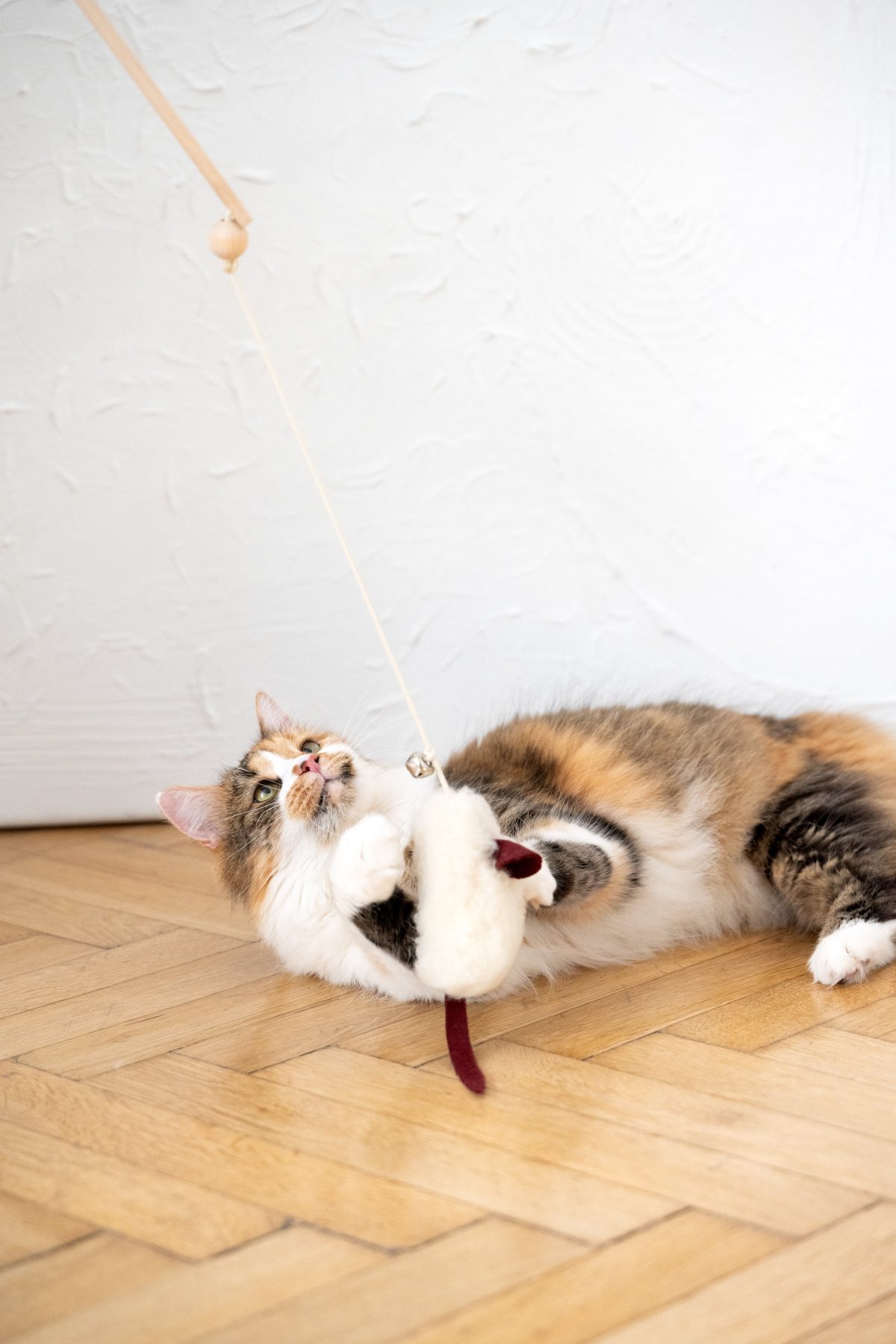 Natural Sheepskin Cat Toy: Mouse - Image 2
