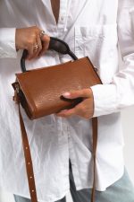 Full-Grain Leather Case for AirPods Max - The Minimalist 3.0 - Image 2