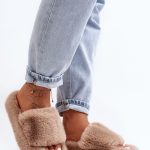 Slippers model 190672 Step in style