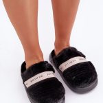 Slippers model 204935 Step in style