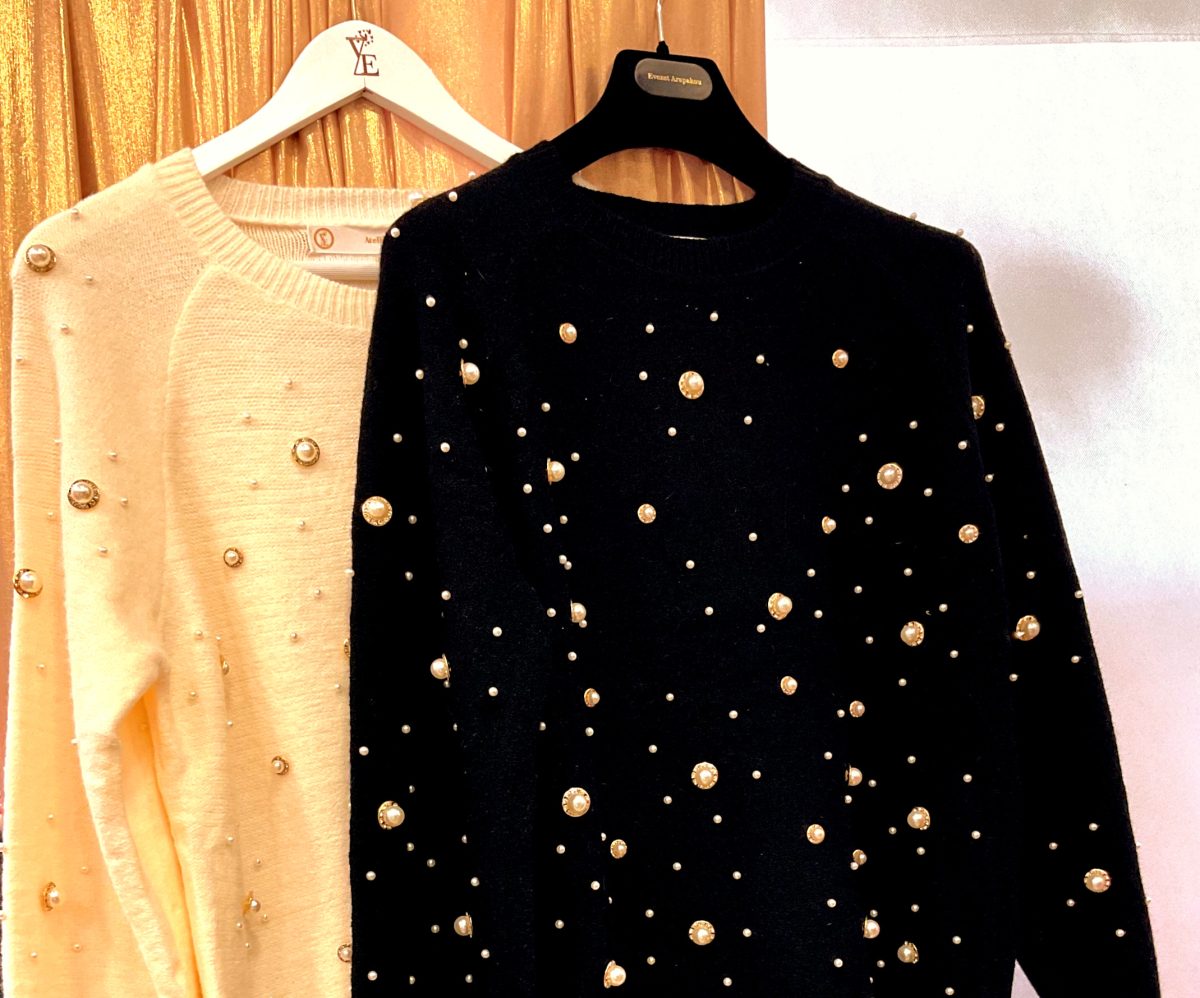 Sweater with Pearls - Image 6